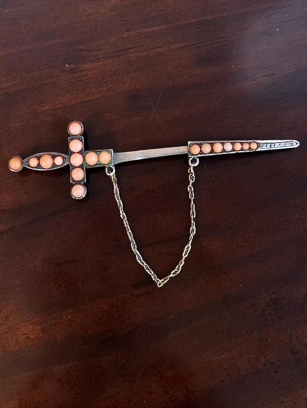🗡️ Vintage Men's Coral Sword Tie Tac/Bar - Picture 1 of 6